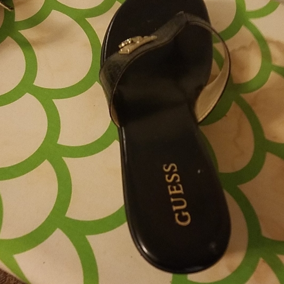Guess Slip-on shoes - Picture 8 of 8